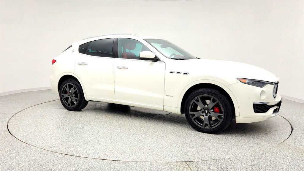 Used 2019 Maserati Levante GranLusso image 3