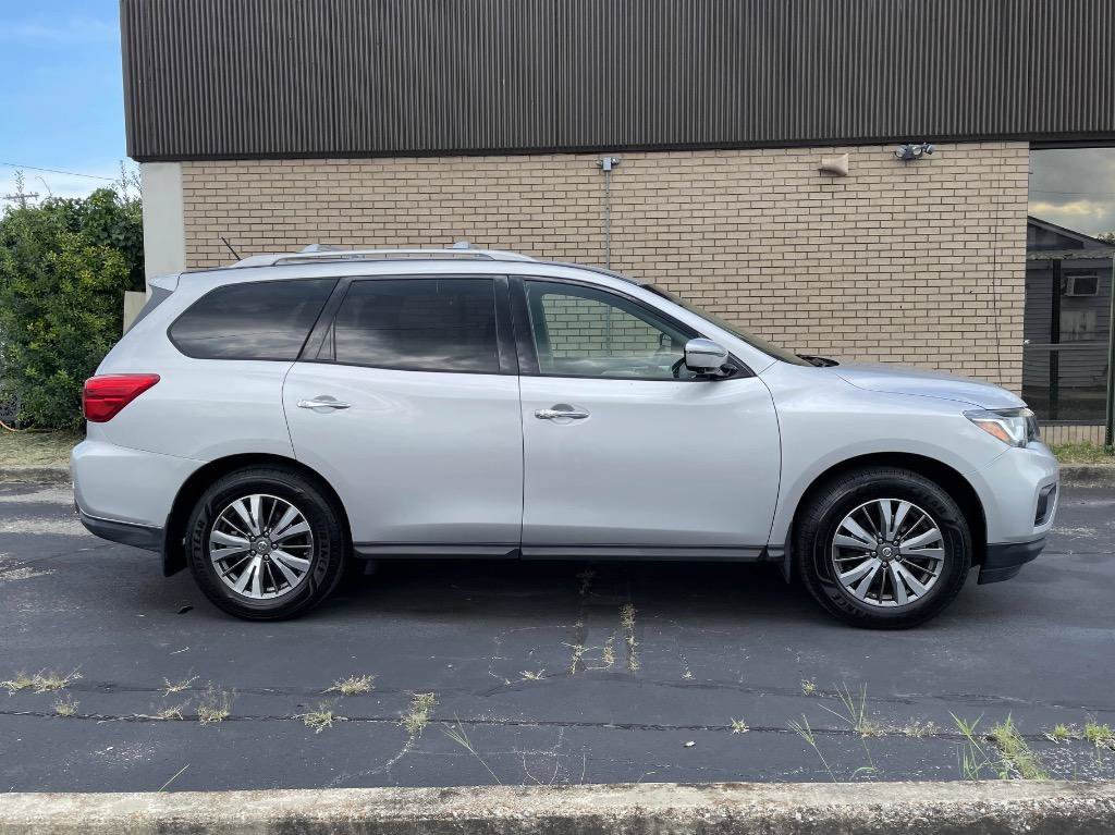 Used 2017 Nissan Pathfinder SL w/ SL Tech Package AWD/4WD image 6