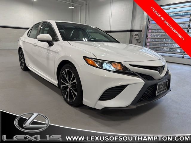 Used 2019 Toyota Camry SE image 1
