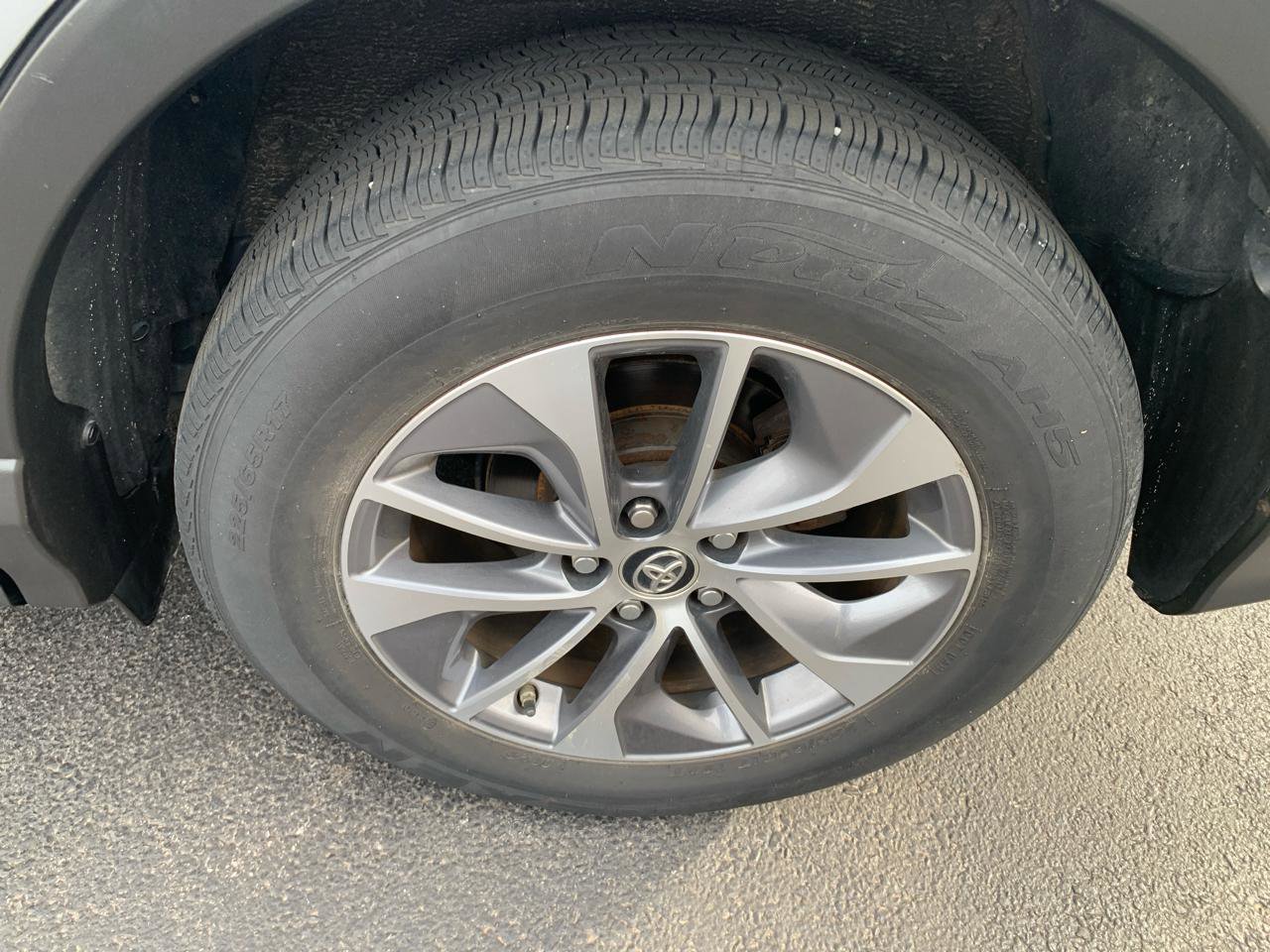 Used 2017 Toyota RAV4 XLE image 27