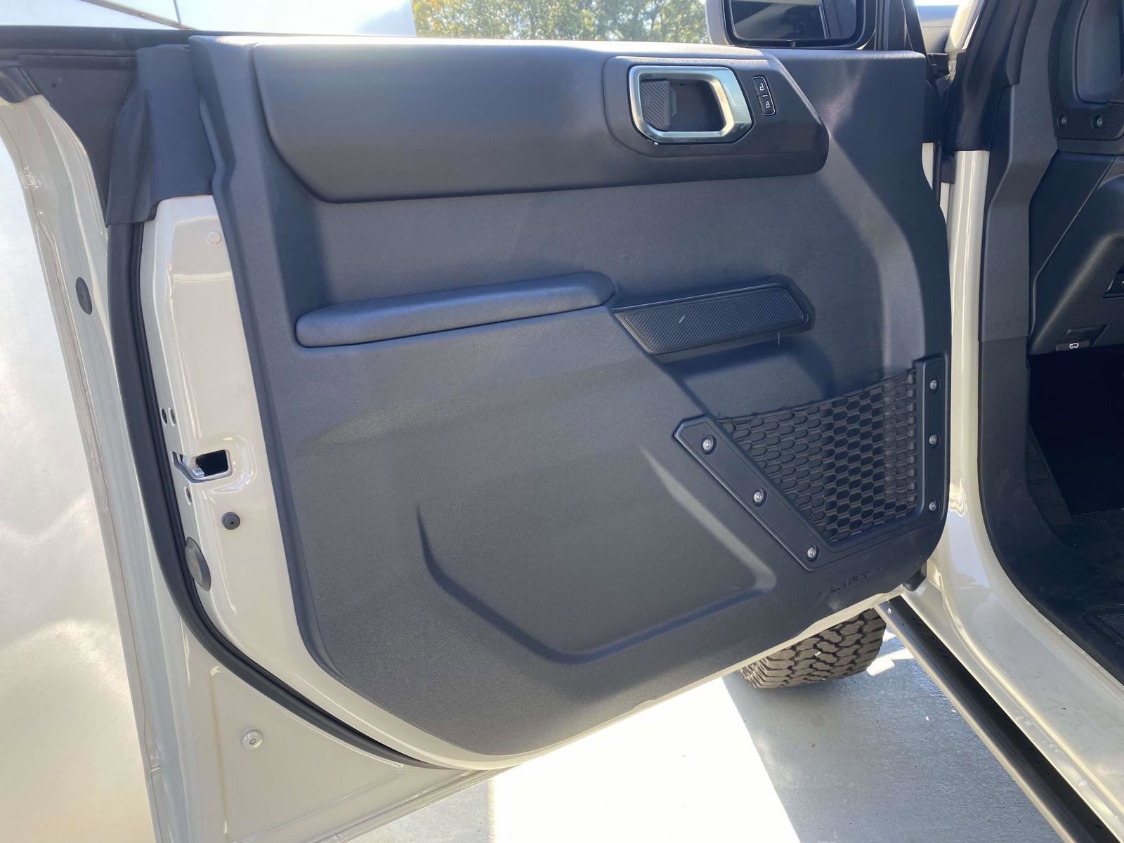 New 2025 Ford Bronco Badlands image 14