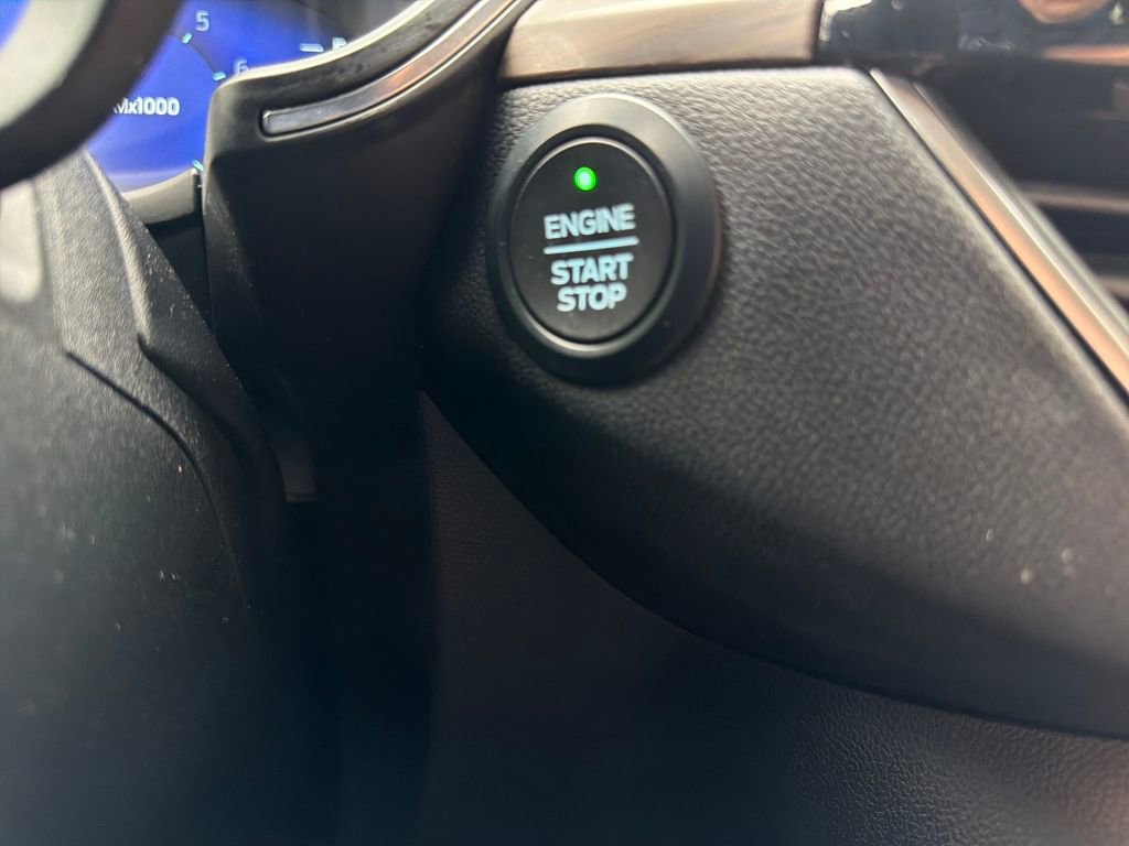 Used 2020 Ford Escape Titanium image 33