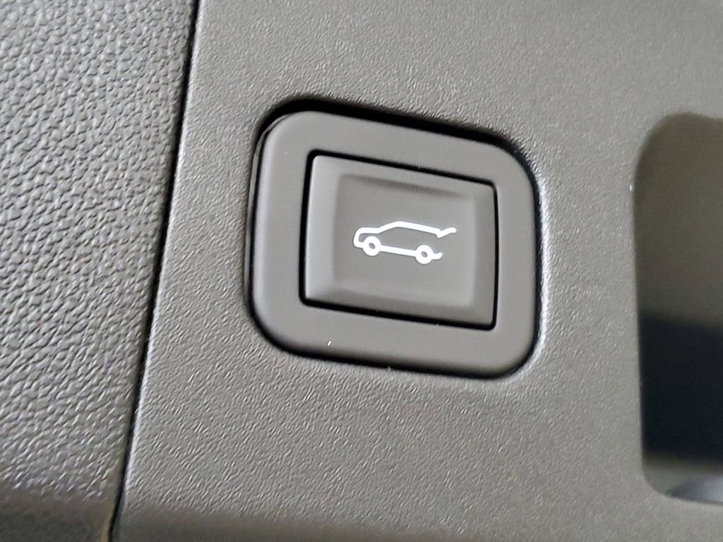 New 2026 Cadillac XT5 Premium Luxury w/ Driver Assist Package FWD image 8