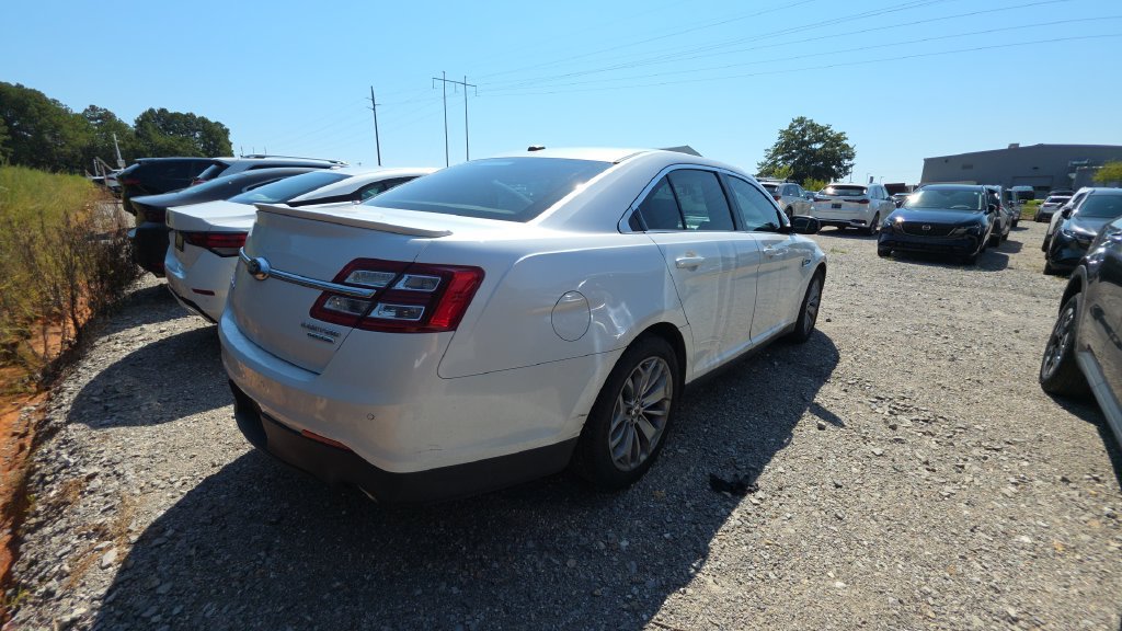Used 2013 Ford Taurus Limited FWD image 4