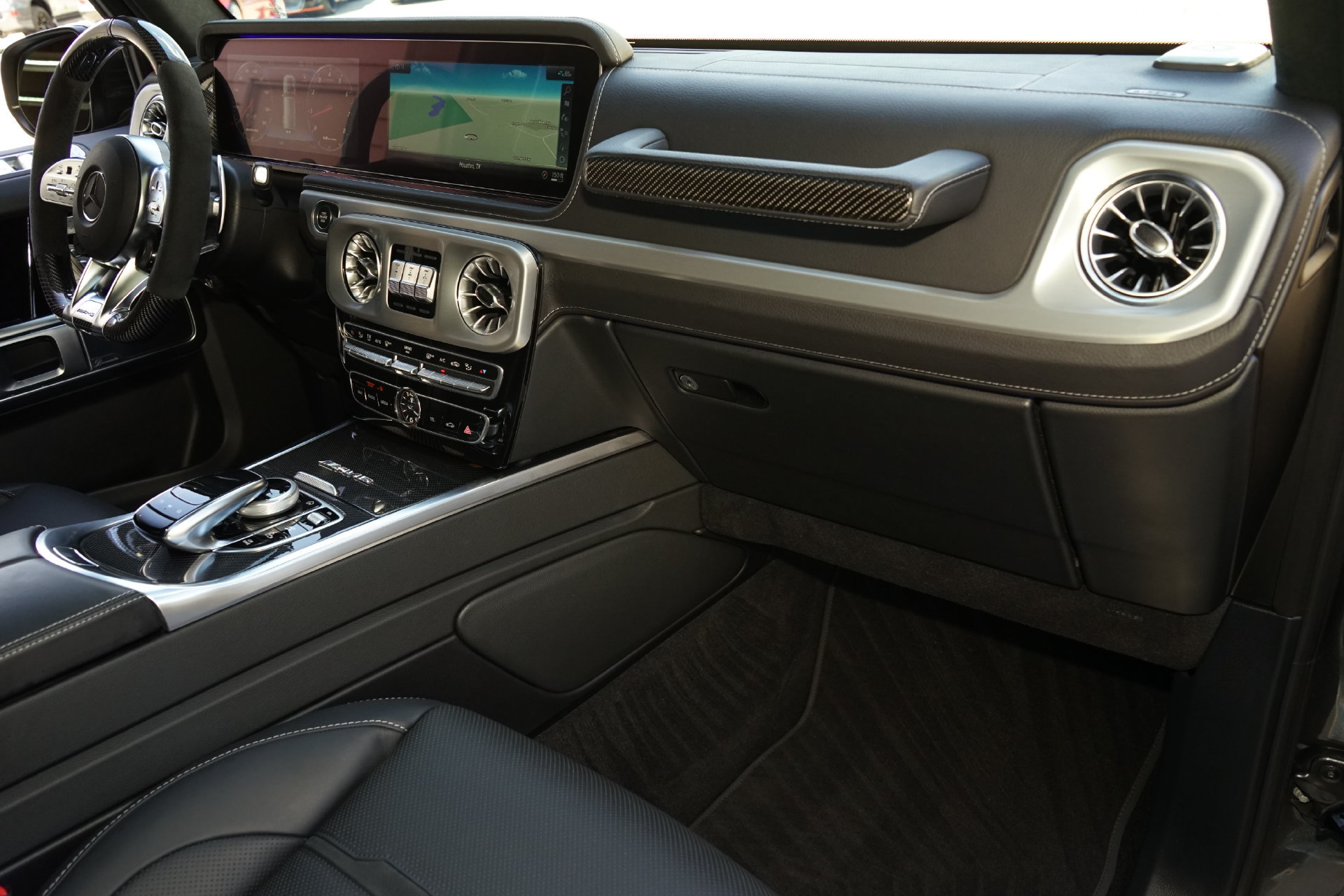 Used 2022 Mercedes-Benz G 63 AMG 4MATIC w/ Seat Comfort Package image 12