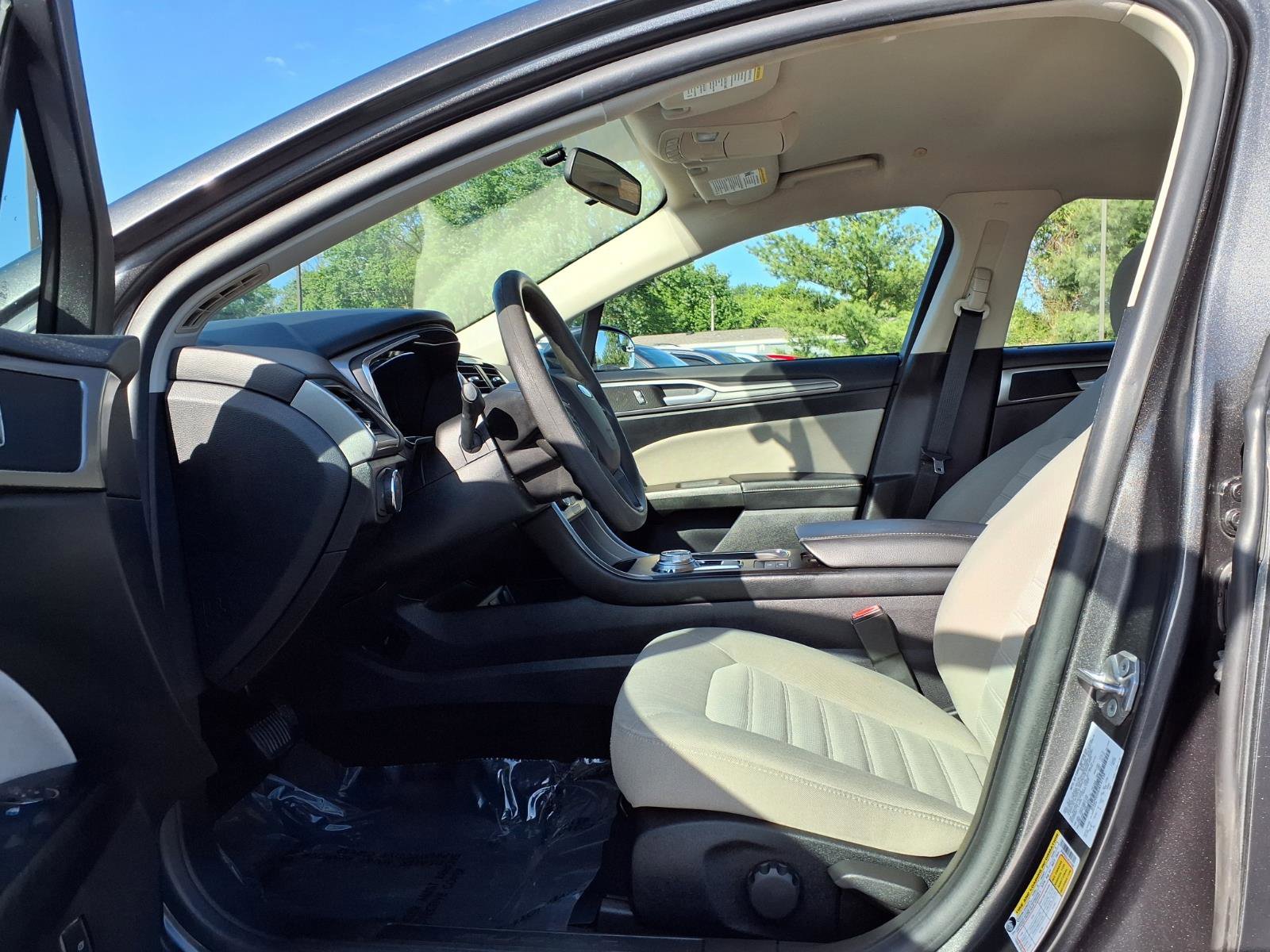 Used 2018 Ford Fusion S FWD image 21