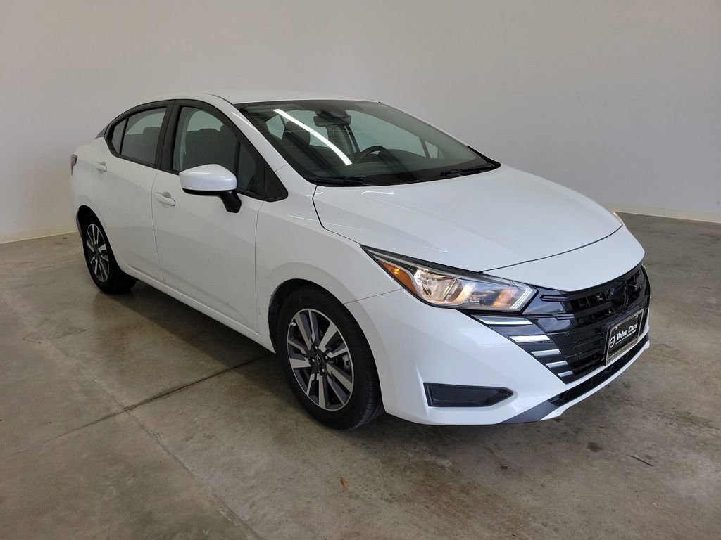Used 2023 Nissan Versa SV w/ Electronics Package FWD image 4