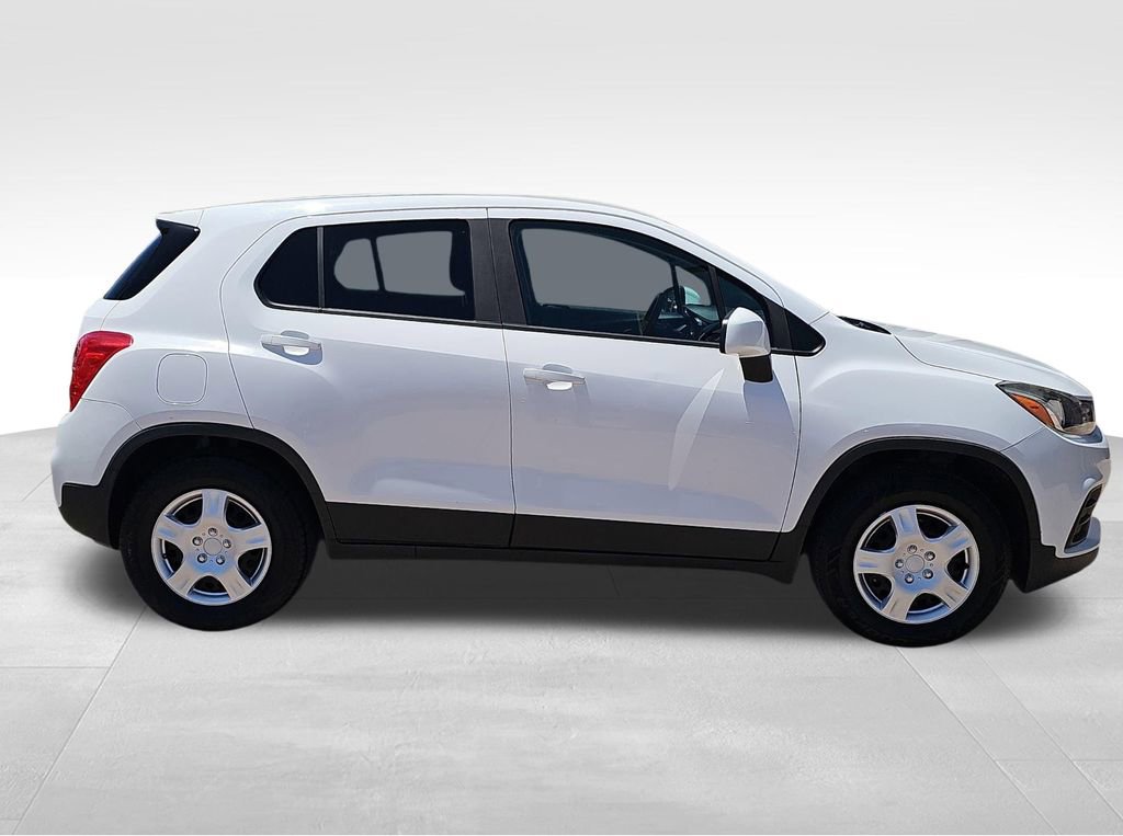 Used 2018 Chevrolet Trax LS w/ Fleet Convenience Package FWD video 2