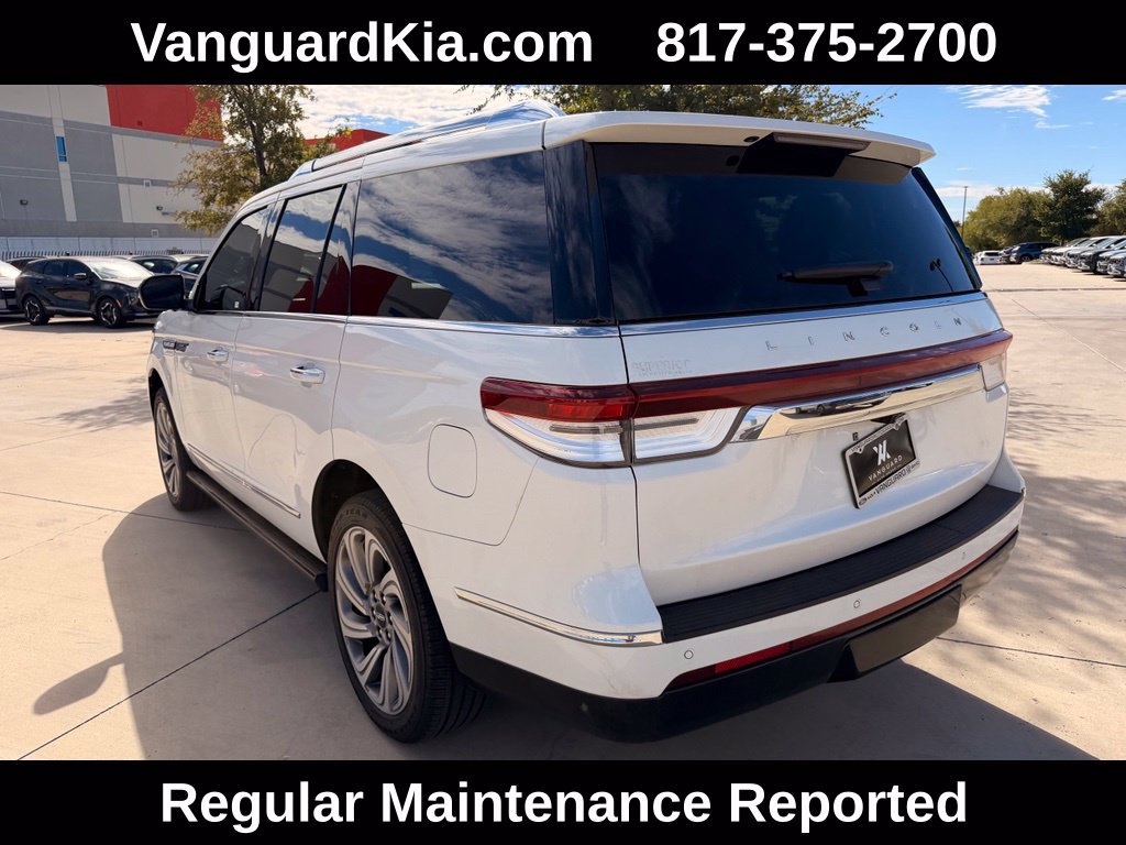 Used 2022 Lincoln Navigator 4WD image 2