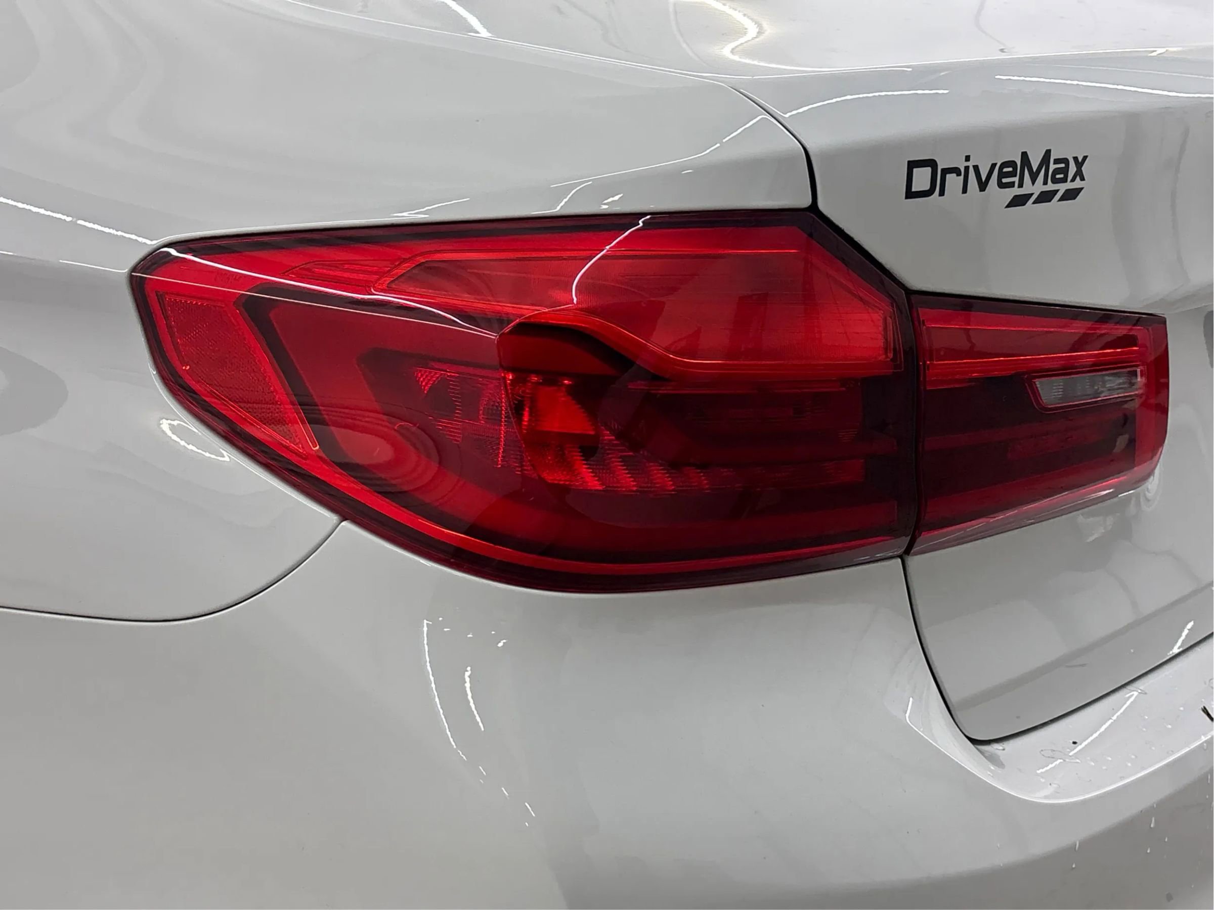 Used 2018 BMW 530e xDrive image 35