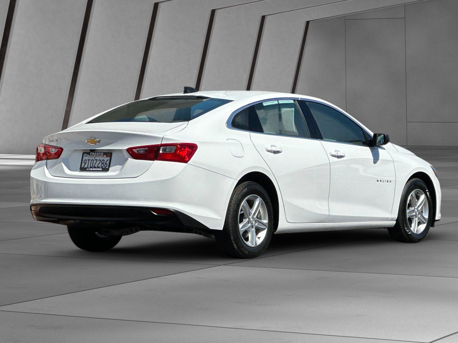 Used 2023 Chevrolet Malibu LS FWD image 4