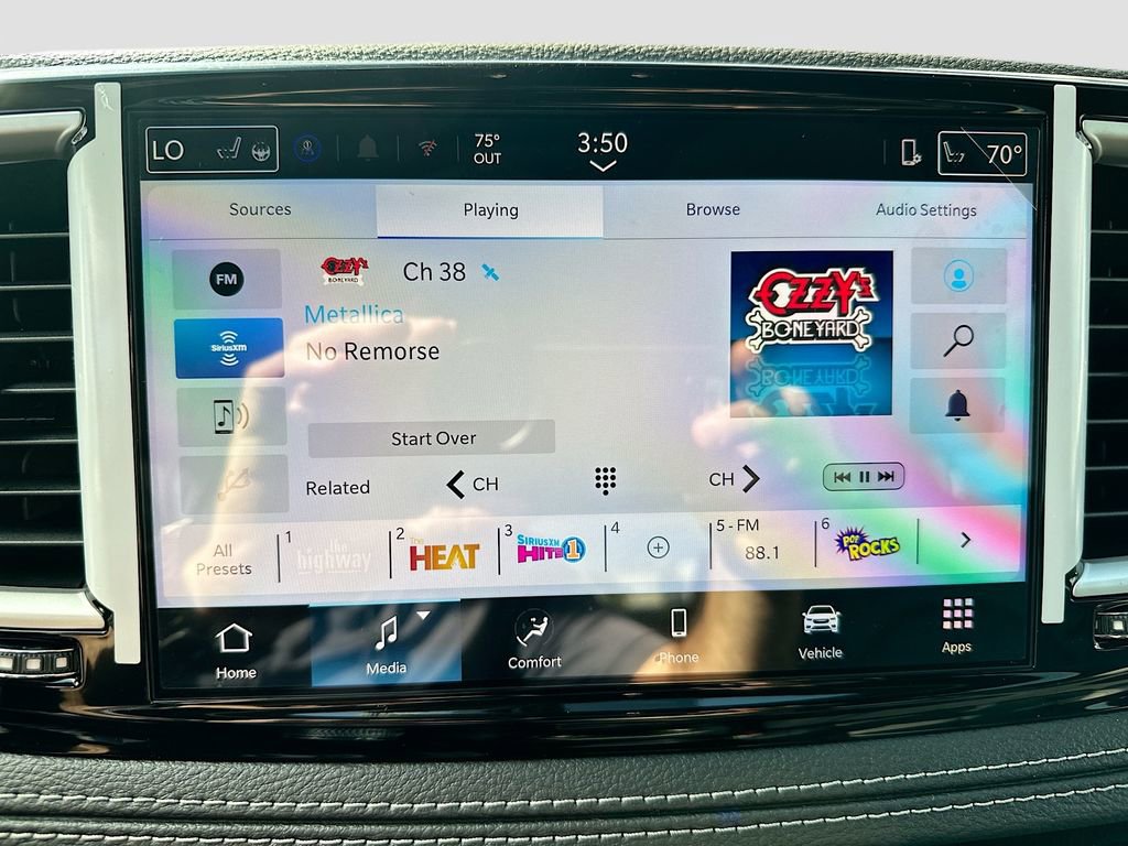 New 2026 Chrysler Pacifica Select image 18