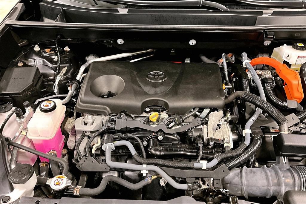 Used 2021 Toyota RAV4 Limited AWD/4WD image 30