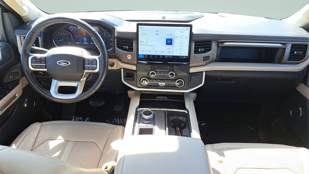 Used 2023 Ford Expedition Limited image 14