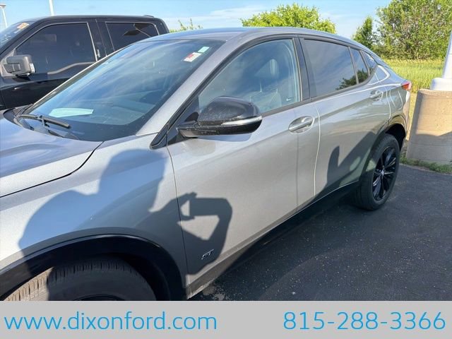 Used 2025 Buick Envista Sport Touring w/ Convenience I Package FWD image 2