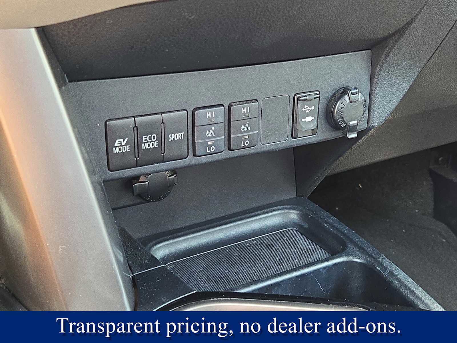 Used 2017 Toyota RAV4 Limited w/ Advanced Technology Package AWD/4WD image 29