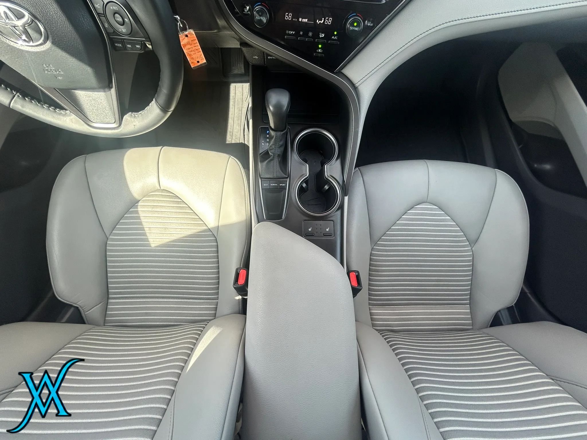 Used 2023 Toyota Camry SE w/ Cold Weather Package FWD image 31