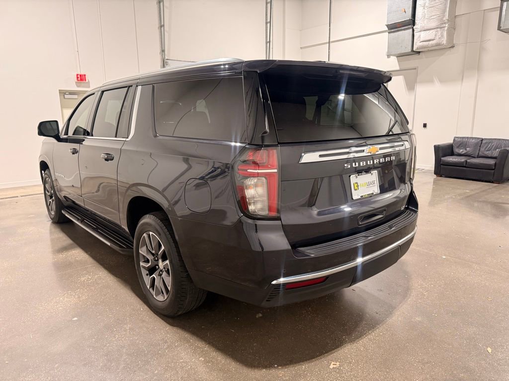 Used 2022 Chevrolet Suburban LT w/ Luxury Package image 7