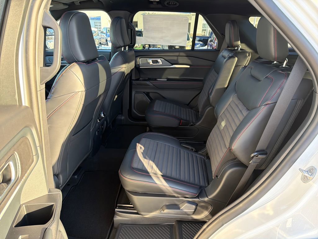 New 2026 Ford Explorer ST-Line w/ ST-Line Street Pack image 25