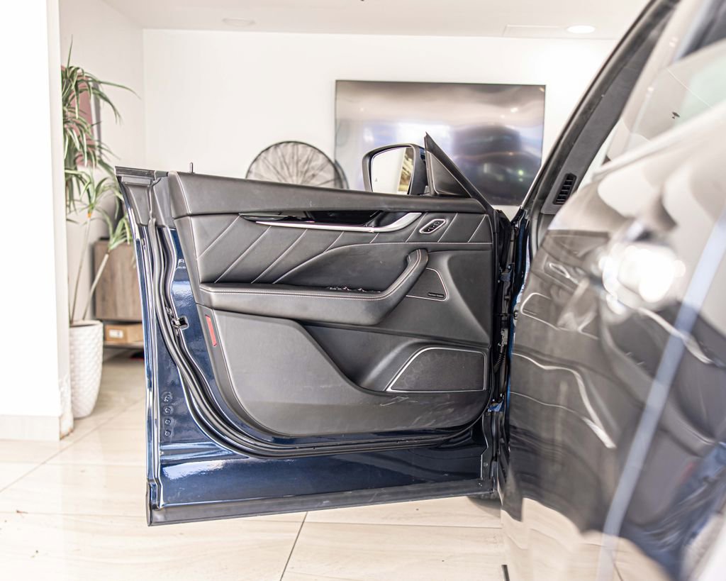 Used 2019 Maserati Levante S GranSport image 35