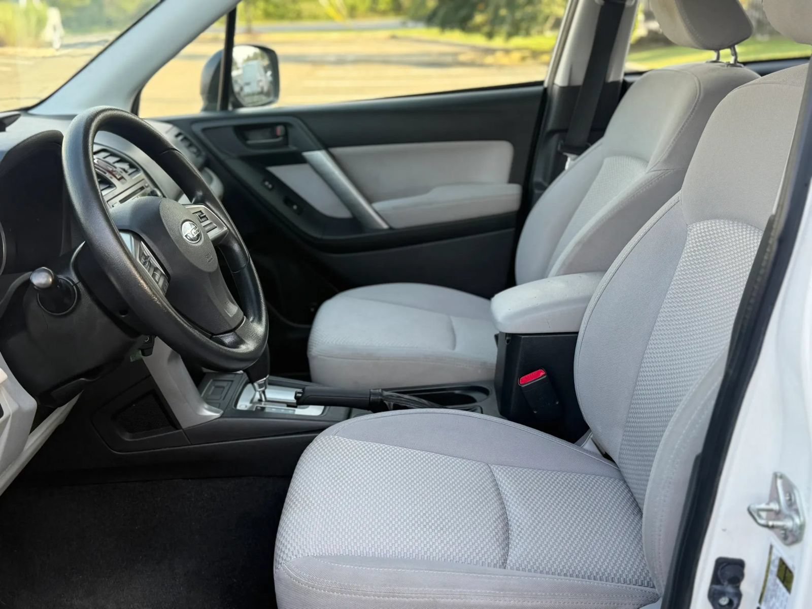 Used 2014 Subaru Forester 2.5i AWD/4WD image 9
