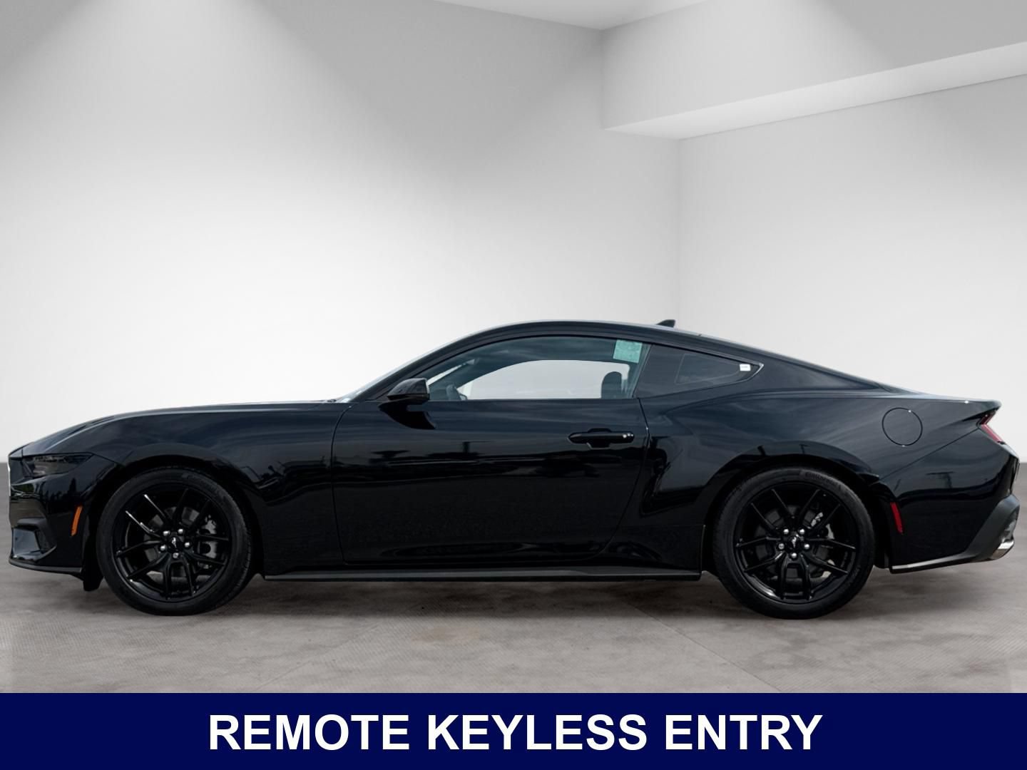 Used 2025 Ford Mustang Premium RWD image 3