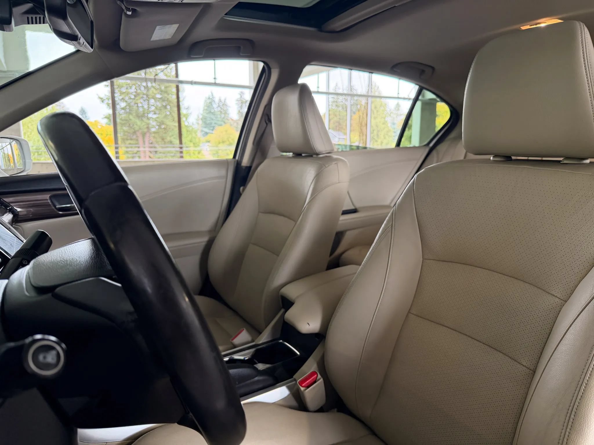 Used 2017 Honda Accord Touring image 18
