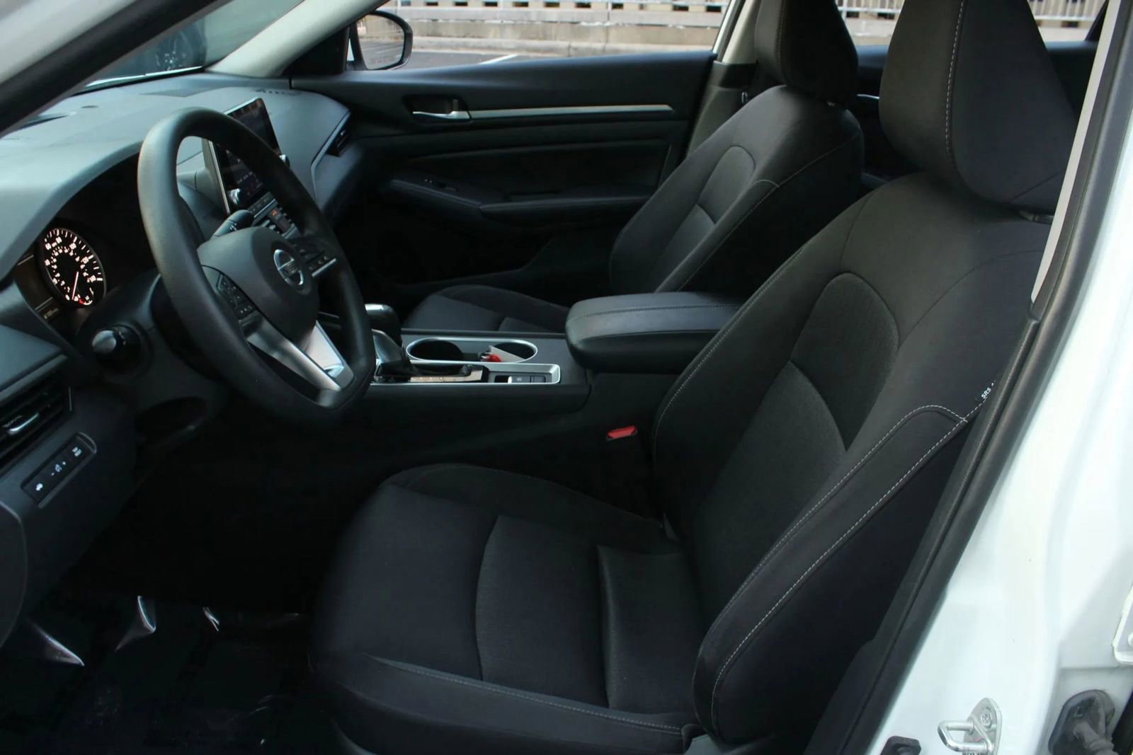Used 2022 Nissan Altima 2.5 SV AWD/4WD image 14