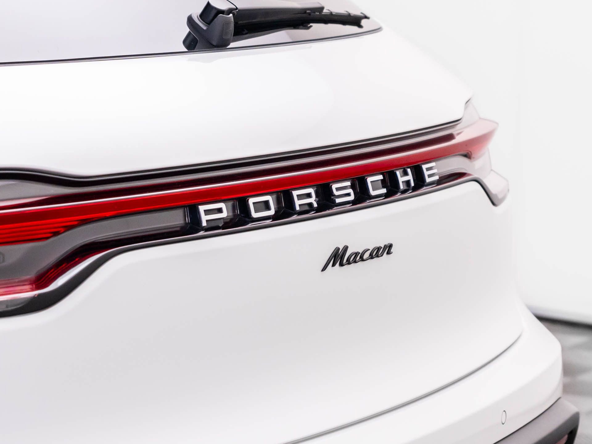 Certified 2026 Porsche Macan image 36