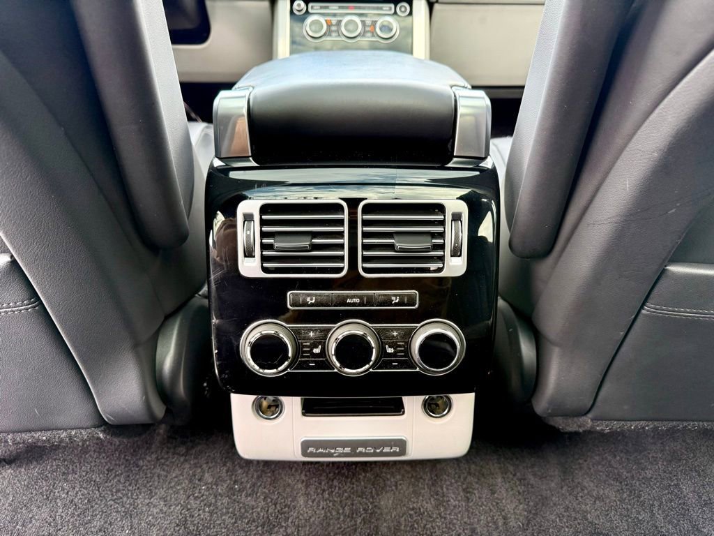 Used 2015 Land Rover Range Rover Supercharged image 35