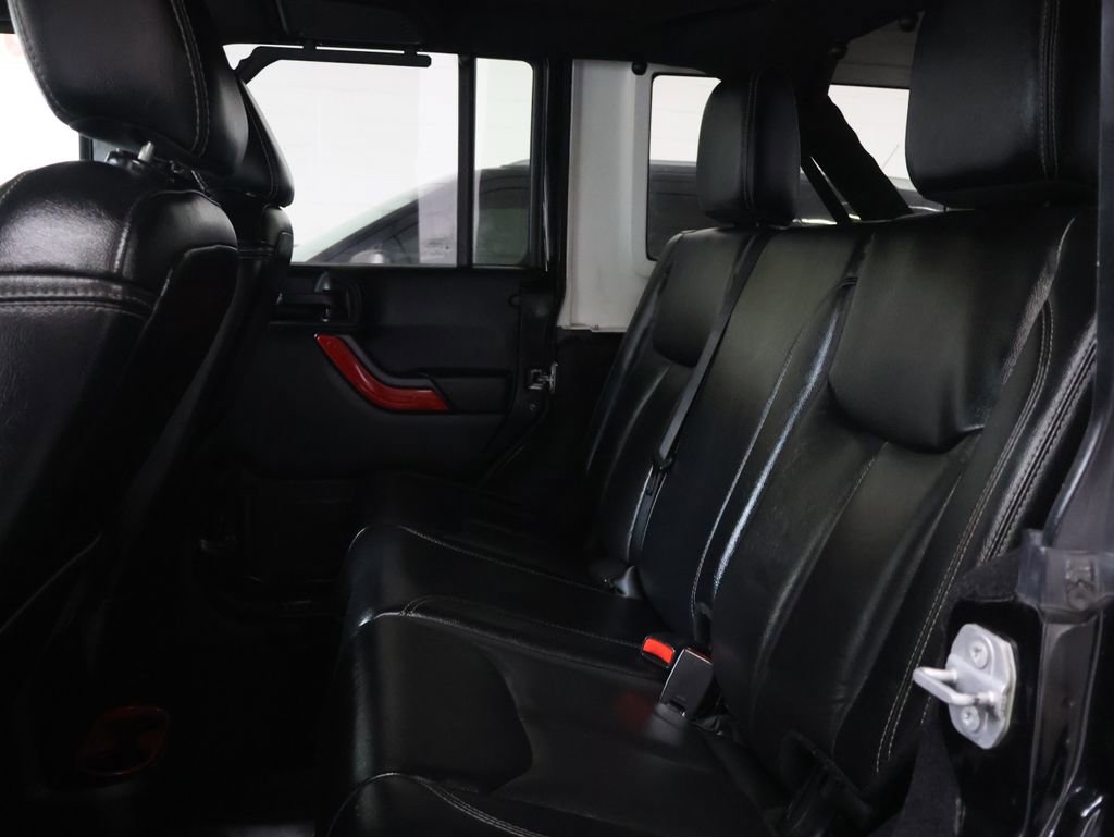 Used 2018 Jeep Wrangler Unlimited Rubicon w/ Connectivity Group image 15