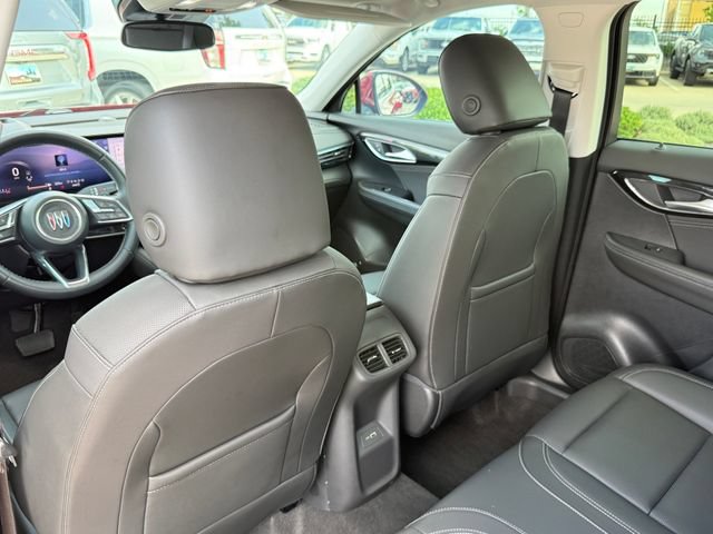 Used 2025 Buick Envision Preferred AWD/4WD image 21