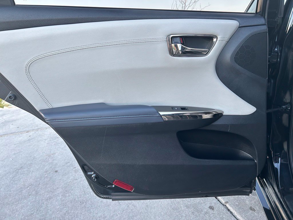 Used 2014 Toyota Avalon XLE FWD image 24