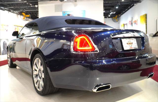 Used 2016 Rolls-Royce Dawn RWD image 14