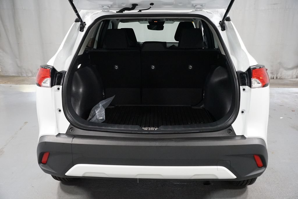 Certified 2024 Toyota Corolla Cross LE FWD image 33