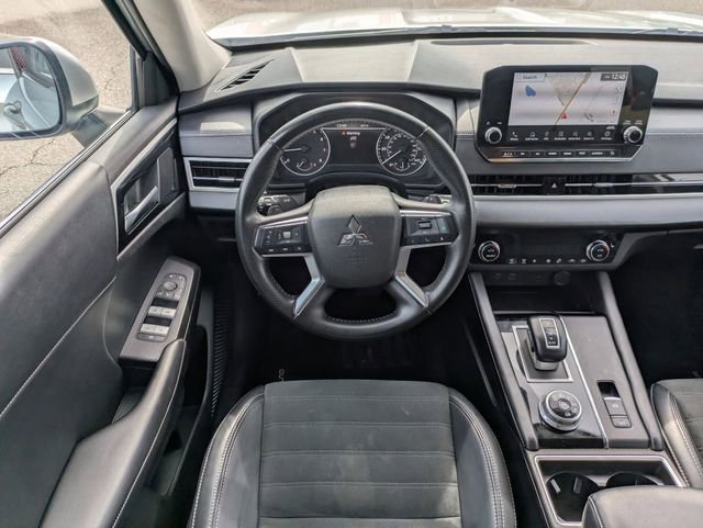 Used 2024 Mitsubishi Outlander SE Black Edition image 29