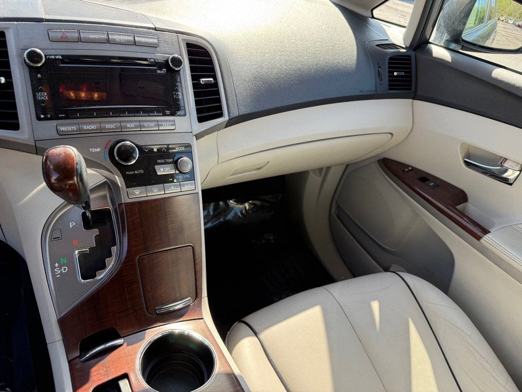 Used 2011 Toyota Venza AWD image 15