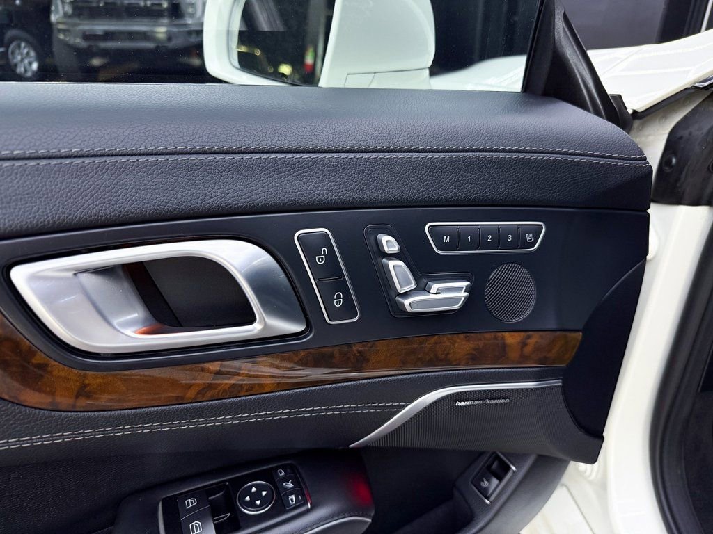 Used 2013 Mercedes-Benz SL 550 w/ Premium Pkg image 11