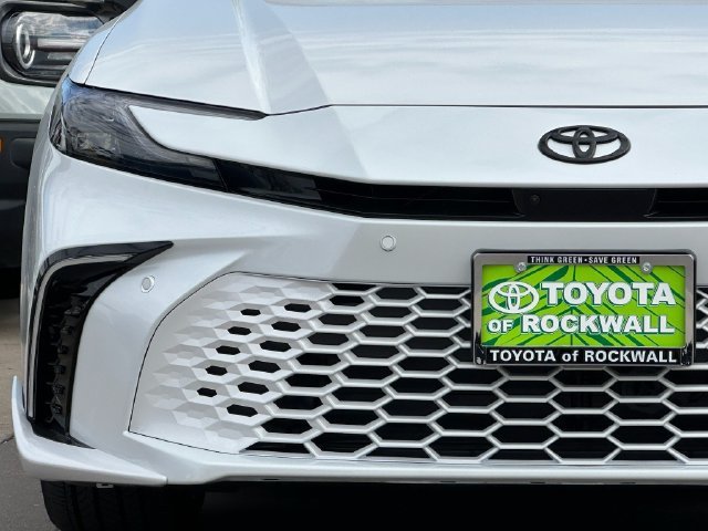 New 2026 Toyota Camry Hybrid FWD image 8