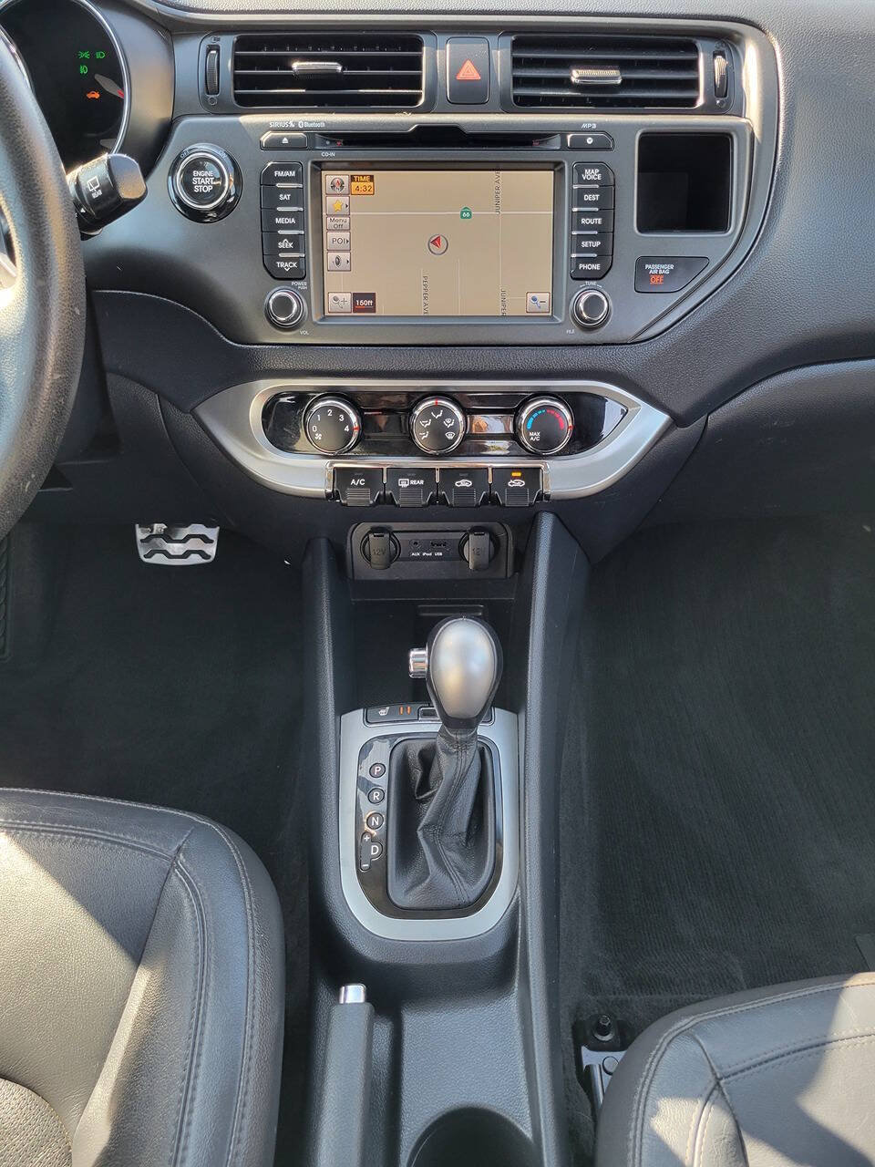 Used 2013 Kia Rio SX w/ Premium Pkg FWD image 29
