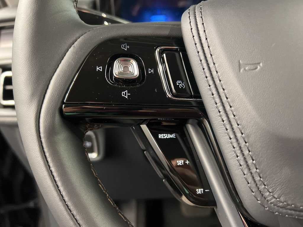 Used 2026 Lincoln Aviator AWD image 16