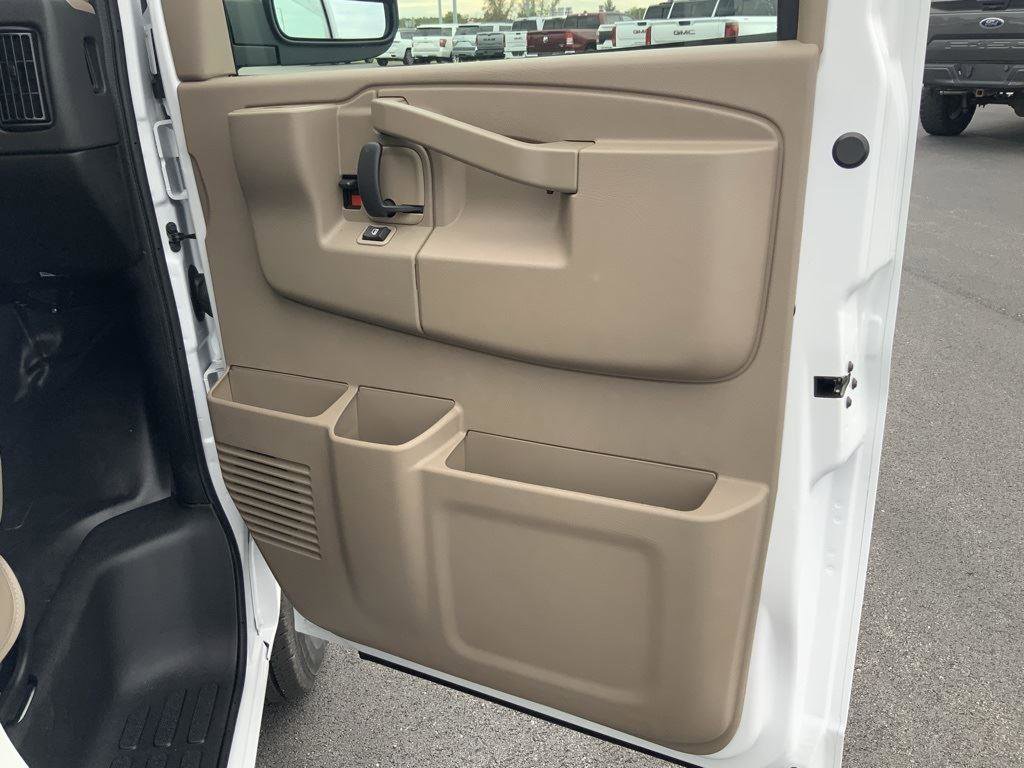 New 2025 Chevrolet Express 3500 Extended w/ Driver Convenience Package RWD image 41