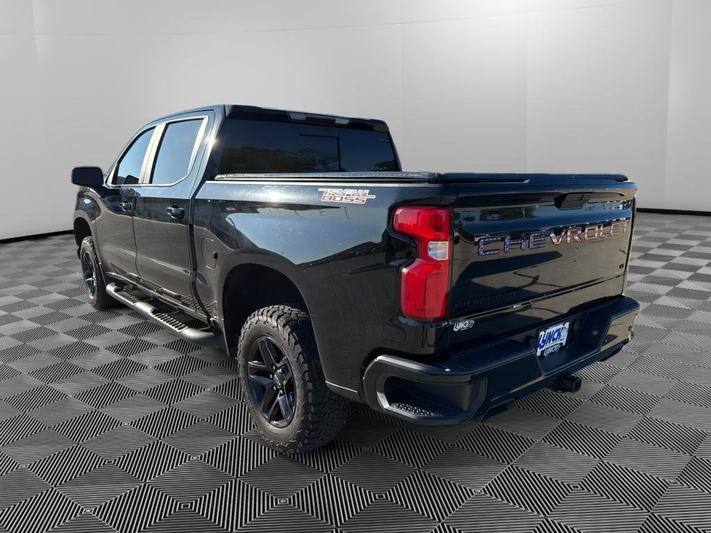 Used 2020 Chevrolet Silverado 1500 LT Trail Boss w/ Midnight Edition AWD/4WD image 3