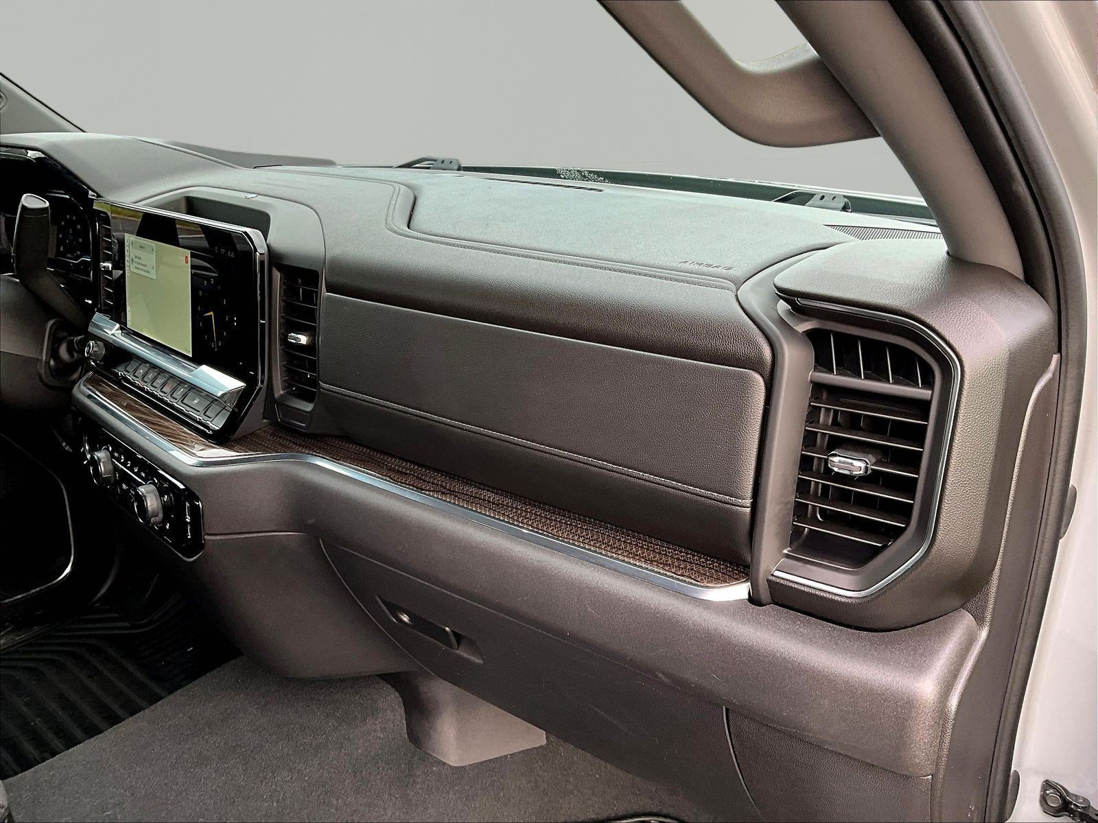 Used 2024 Chevrolet Silverado 1500 LT AWD/4WD image 26