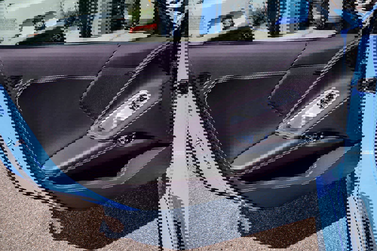 Used 2023 Chevrolet Corvette Stingray Coupe w/ Z51 Performance Package image 19