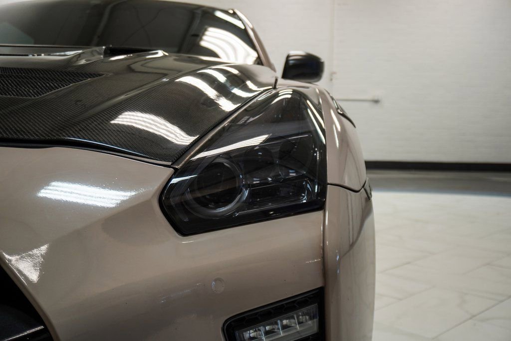 Used 2017 Nissan GT-R Premium AWD/4WD image 15