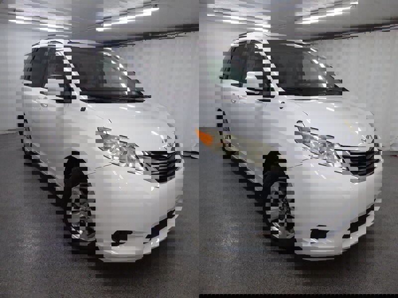 Used 2014 Toyota Sienna LE