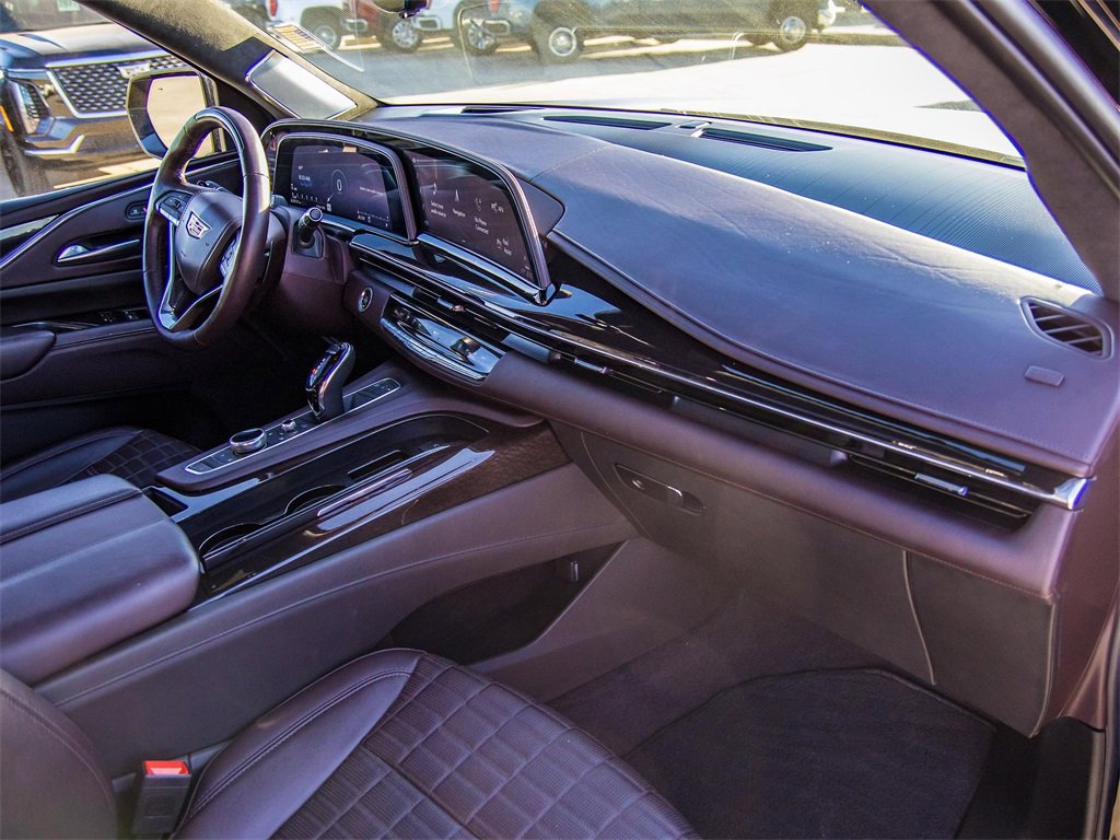 Used 2023 Cadillac Escalade Sport Platinum w/ LPO, ONYX Package image 19