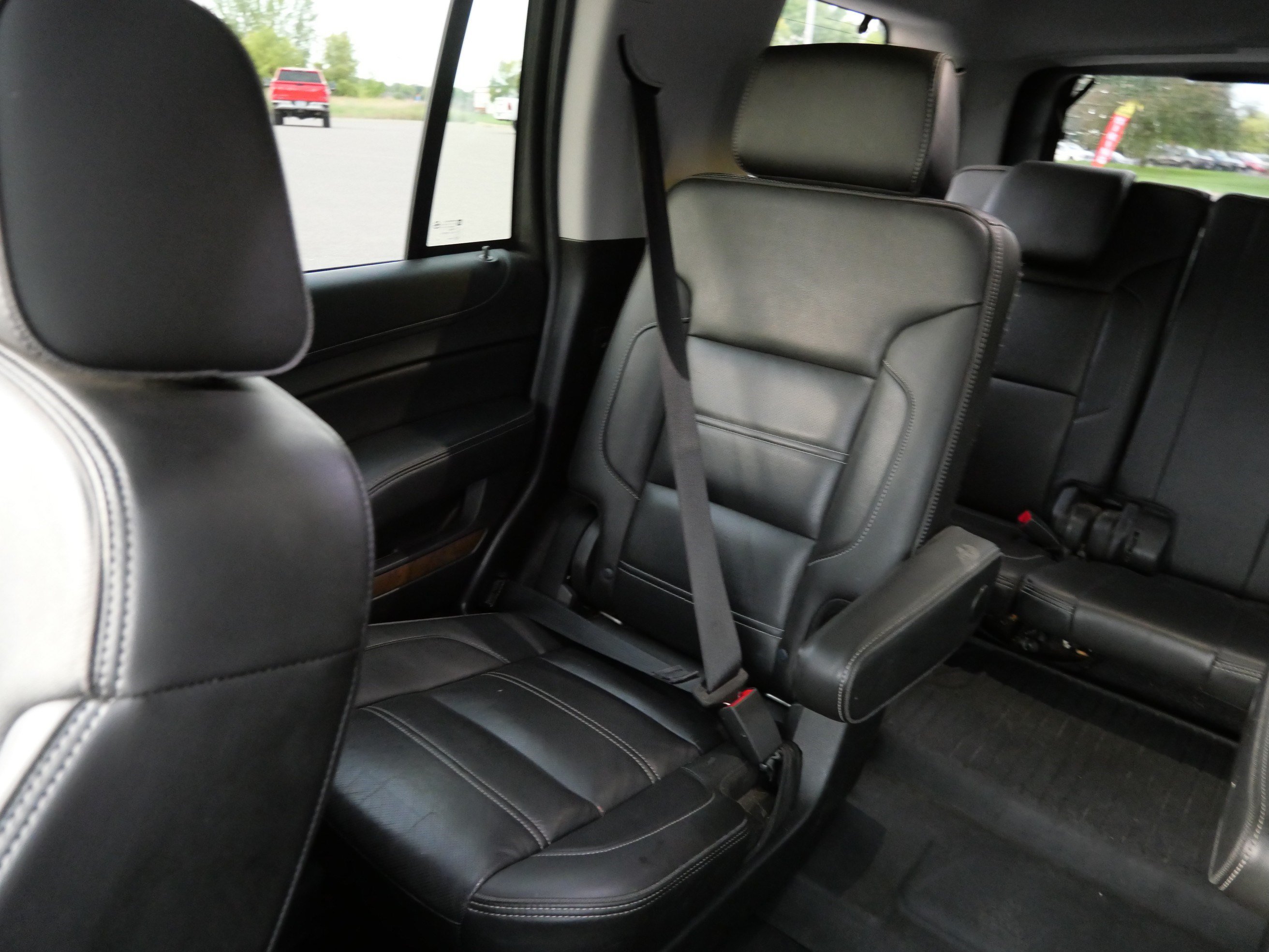 Certified 2019 GMC Yukon Denali w/ Denali Ultimate Package AWD/4WD image 12