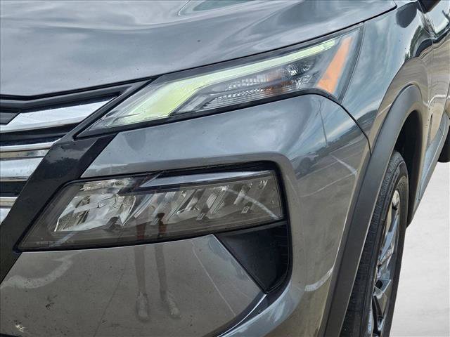 Used 2025 Nissan Rogue SV image 15